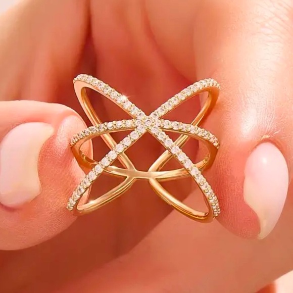 Jewelry - ✨✨✨Multilayere Cross Ring✨✨✨